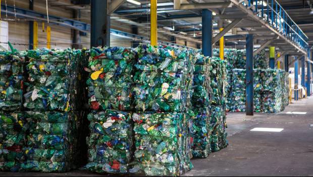 Suez projette de traiter 600 000 tonnes de déchets plastiques par an dès 2020