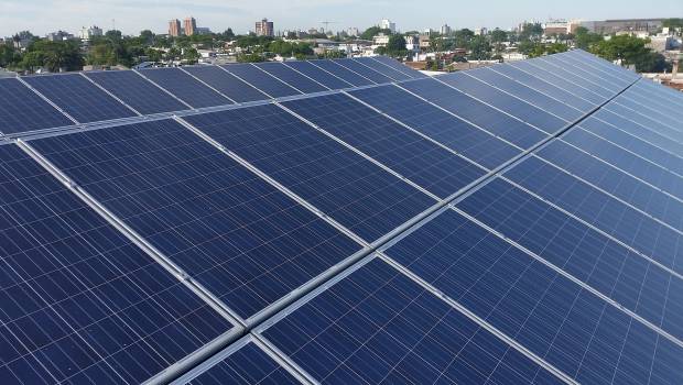 Engie va développer des parcs solaires sur les sites de stockage de déchets de Suez