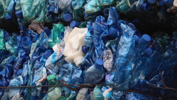 Objectif 100 % de plastiques recyclés en 2025 : améliorer la chaîne de tri et accélérer l’utilisation de matières recyclées