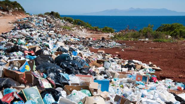 La Malaisie renvoie 43 conteneurs de déchets illégaux en France