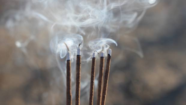 Une nouvelle étude épingle les désodorisants à combustion