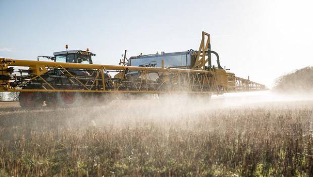 Nicolas Hulot et Stéphane Travert réunissent le monde agricole pour viser une « sortie définitive » du glyphosate