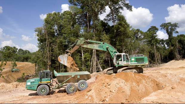 Sondage : 7 Guyanais sur 10 sont opposés au projet minier de la Montagne d'Or