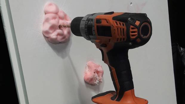 Percer un support amianté en toute sécurité