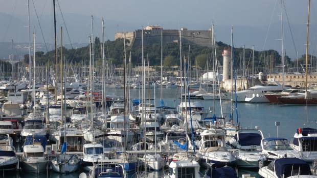 L’association de Samuel Le Bihan transforme les déchets plastiques en carburant