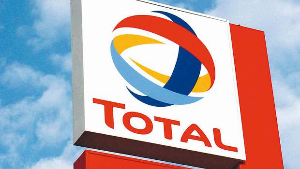 Treize collectivités et quatre associations appellent Total à limiter ses émissions de CO2