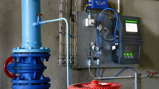 Système d’analyse de l’eau en ligne complet, compact et modulaire