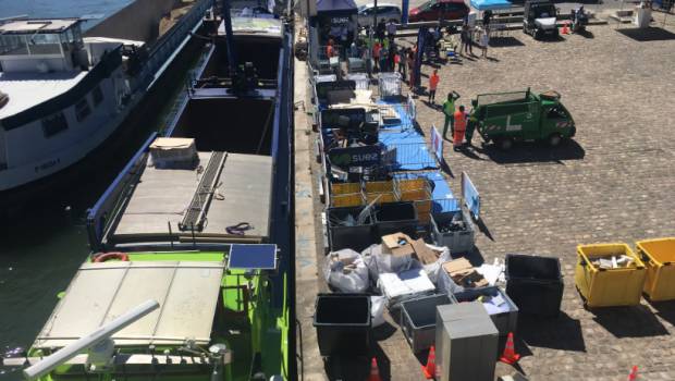 « Tri en Seine » : une déchèterie fluviale éphémère expérimentée à Paris