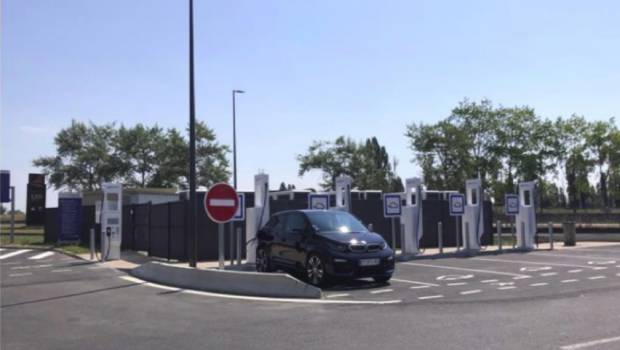 Un appel à initiatives privées pour le déploiement de bornes de recharge électrique dans le Grand Paris
