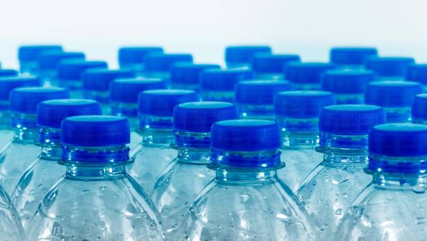 Une nouvelle enzyme pour recycler les déchets plastiques en bouteilles