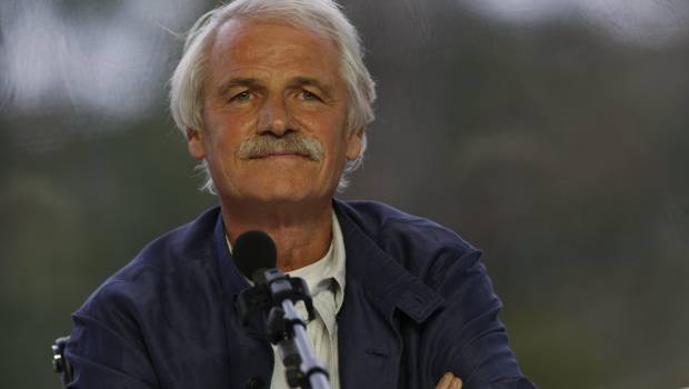 Yann Arthus-Bertrand : « La crise du Covid-19 révèle notre addiction à la croissance économique »