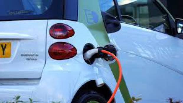 Une charte pour le déploiement de 100.000 bornes de recharge électrique