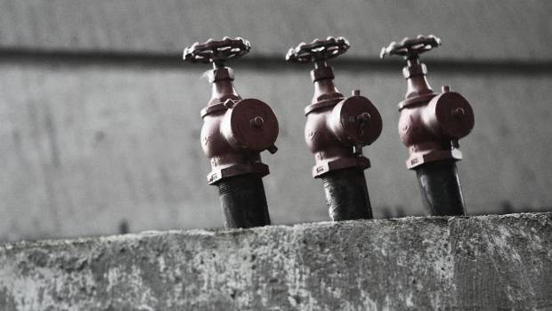 Le CNPP met à jour ses guides sur les besoins en eau et les rétentions des eaux d'extinction