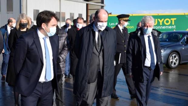 Bretagne : Jean Castex en visite surprise à Guyot environnement