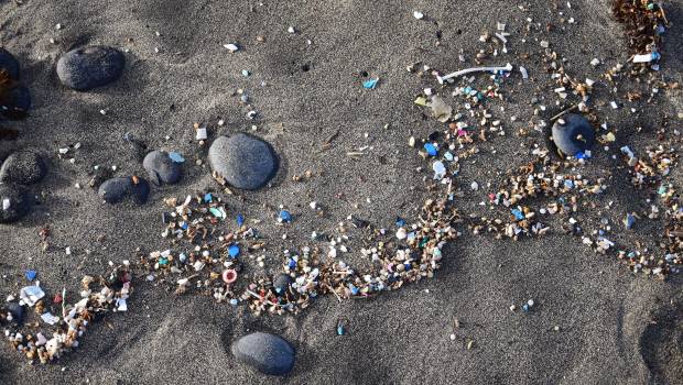 Le Sénat adopte une proposition de loi pour lutter contre les fuites de granulés de plastiques industriels