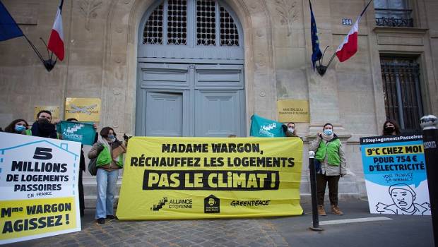 Loi Climat et résilience : les manifestants interpellent le « ministère des petits gestes »