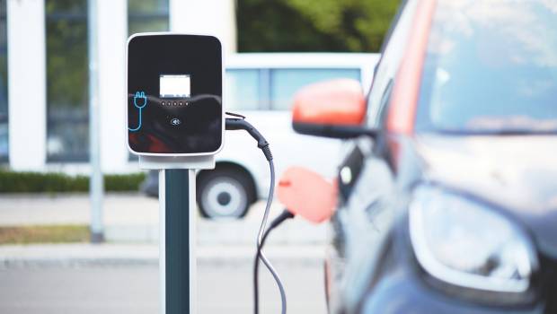 Les bornes de recharge publiques ne représenteraient que 11 % en 2030