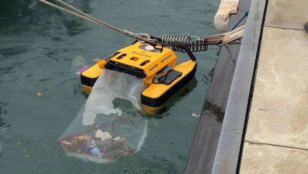 Version autonome du robot collecteur de déchets flottants Jellyfishbot
