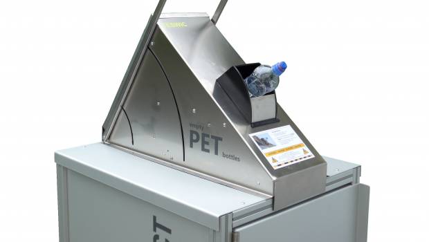 Système de collecte des bouteilles vides en PET avec presse manuelle et perforation intégrées