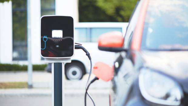 La France doit décupler le nombre de bornes de recharge publiques d'ici 2030
