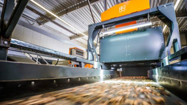 Tomra lance sa solution de tri du bois fondée sur l'intelligence artificielle