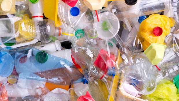 TotalEnergies et Honeywell coopèrent pour le recyclage chimique des plastiques
