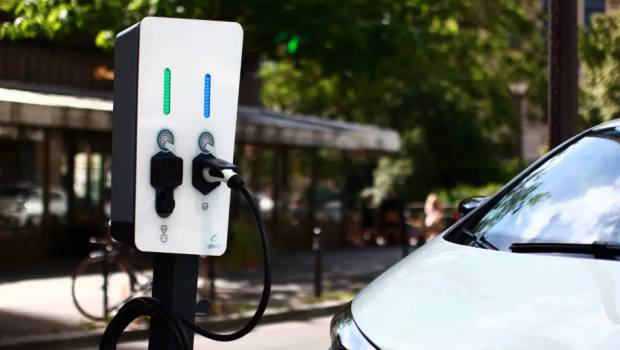 Driveco équipe Carrefour Market de points de charge électrique