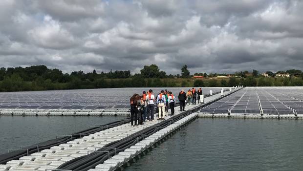 Peyssies inaugure la première centrale photovoltaïque flottante d’Occitanie 
