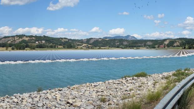 SMA fournit des onduleurs centralisés onshore pour la centrale solaire flottante de Lazer