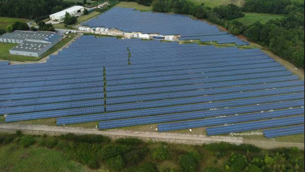 Une centrale solaire hybride pour pallier l’intermittence