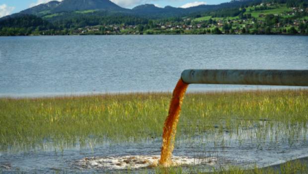 La Commission européenne veut durcir la directive eaux usées