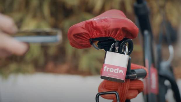 Fredo sécurise les vélos partagés sans bornes 