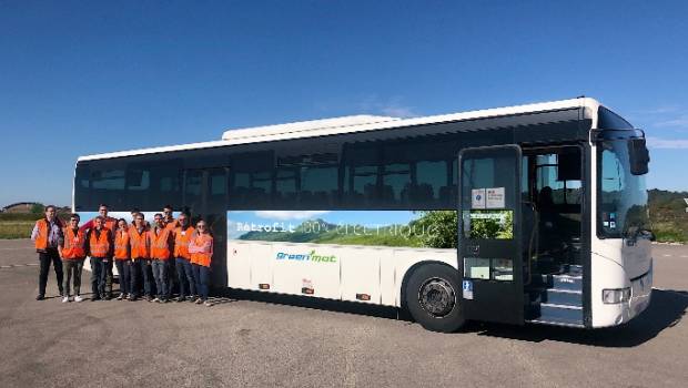 A Rouen, 49 cars scolaires thermiques passent à l'électrique