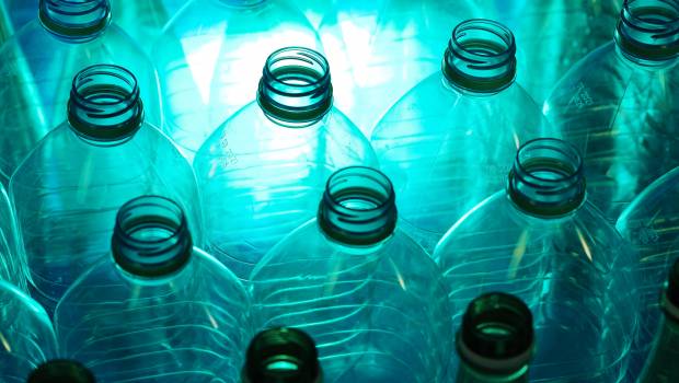 Consigne des bouteilles plastiques : l’APVF dénonce une « complexification inutile » du tri 
