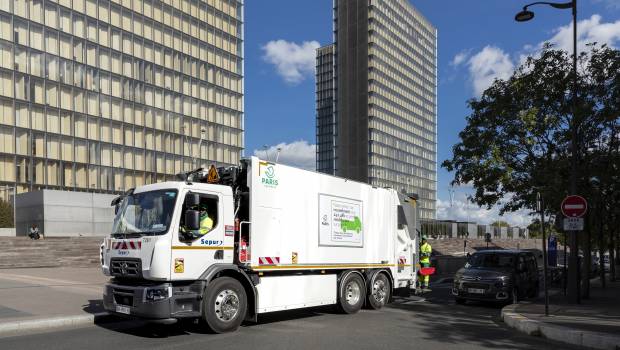 18 camions-bennes électriques sillonnent les rues du 13e arrondissement de Paris