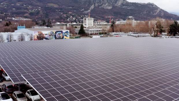 5 800 panneaux photovoltaïques couvrent le parking de STMicroelectronics à Grenoble