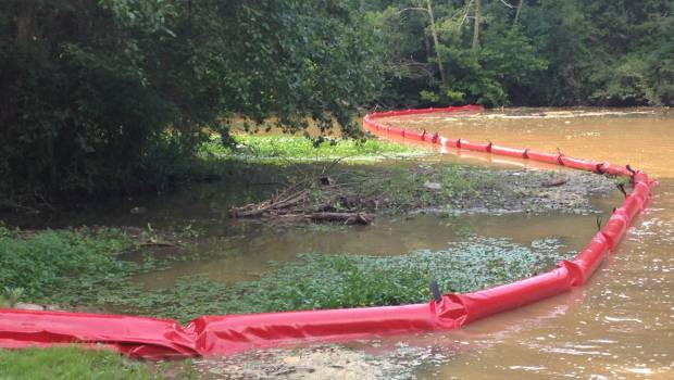 Des barrages antipollution pour protéger les milieux aquatiques