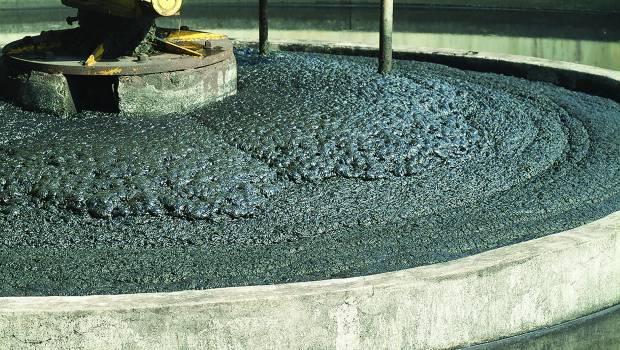 Avis des pros | Assainissement  : l’imbroglio réglementaire autour des boues d’épuration