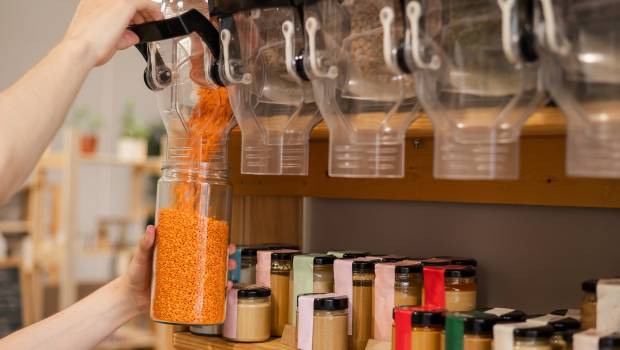 Un programme pour former les élus franciliens au vrac et au réemploi