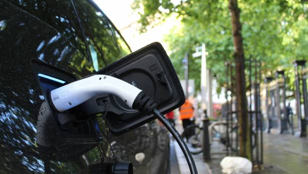 Stations de recharge électrique : la Banque des Territoires et Electra investissent 65 millions d’euros