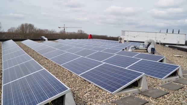 Les collèges s'équipent de panneaux solaires dans les Bouches-du-Rhône