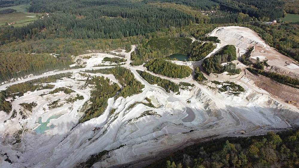 Mine de lithium dans l’Allier : l’importance du passé minier dans l’accueil local du projet