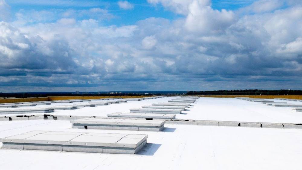 Le cool roofing, la solution pour adapter les bâtiments à l’urgence climatique ?