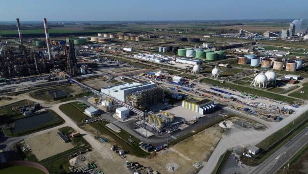 Grandpuits : TotalEnergies inaugure la première unité française de recyclage chimique des plastiques
