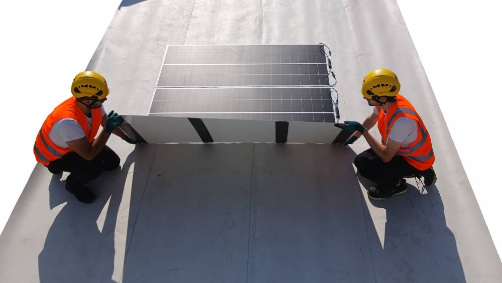 Elevate et Heliup allègent la solarisation des toitures-terrasses